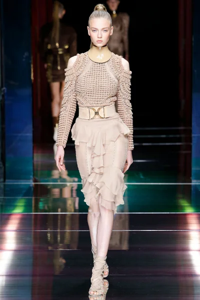 Look 25